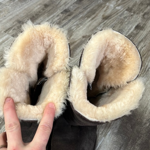 Bearpaw Lauren chocolate sheepskin button boots - Picture 13 of 16